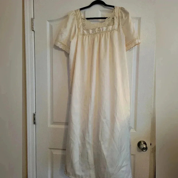 Vintage Bret Yelin Iris  Intime For Brownstone Studio Nightgown Wedding - Picture 1 of 7